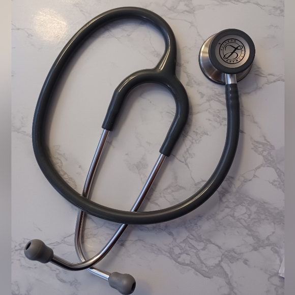 3M Littmann Classic III Stethoscope - Black - Picture 3 of 6